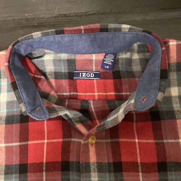 Mens Izod Buttonup - Picture 2 of 4